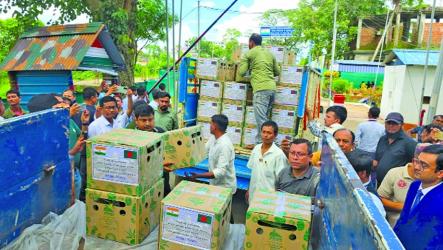 Tripura CM sends pineapples  to PM Tarique Rahman