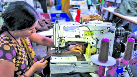 Bangladesh garment workers pay hidden price  of rising heat