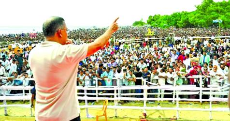 Stay alert against those trying to create chaos: PM