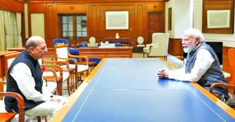 Dinesh Trivedi meets Indian PM Narendra Modi