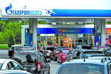 Russia turns to India for petrol as Ukraine pummels refineries
