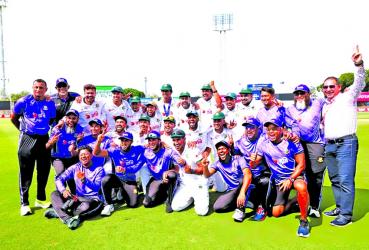 Bangladesh thrashes Australia to clinch  historic victory
