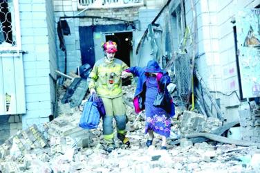 Russian strikes on Kyiv leave 17 dead