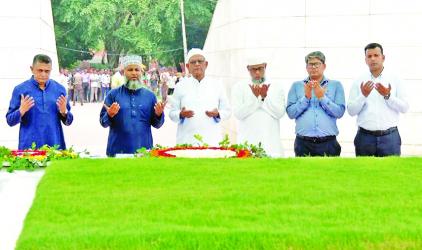 President-elect Mirza Fakhrul pays homage to Ziaur Rahman, Khaleda