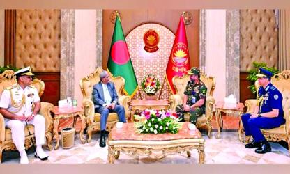 Chiefs of three services call  on President