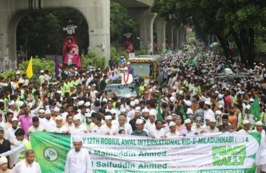 Hundreds of thousands join Jashne Julus in Dhaka to mark Eid-e-Milad-un-Nabi