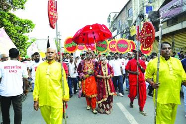 Colorful procession in capital  marking 416 years of Dhaka