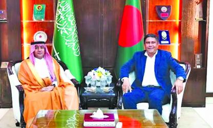 Defence adviser, Saudi envoy discuss boosting military ties