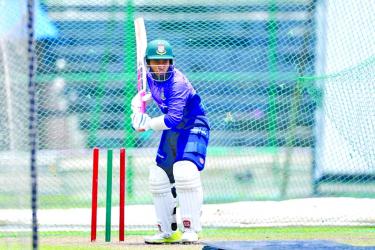 Mushfiqur moves up as Shanto slips in ICC Test rankings