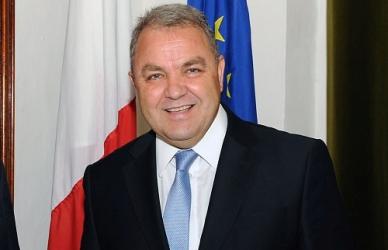 Anġlu Farrugia receives Commonwealth lifetime achievement award