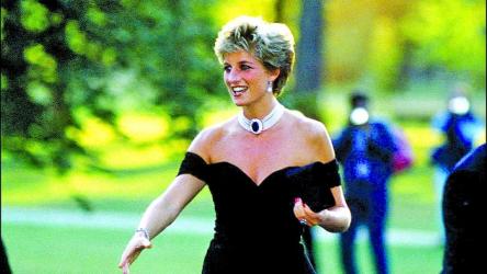 Diana\'s iconic \'revenge dress\' set to fetch up to £220,000