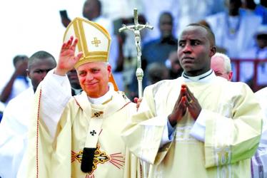 Pope Leo Meets African Priests in Vatican