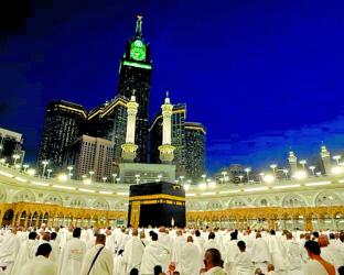 Saudi says Houthis target Mecca, warns of \'red line\'
