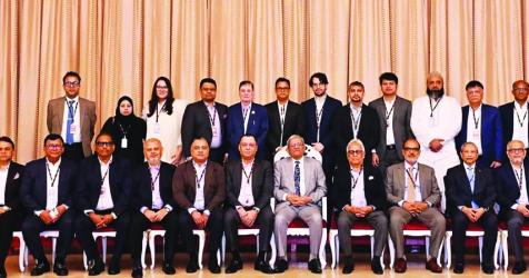 President calls for realistic policy support to resolve textile sector problems