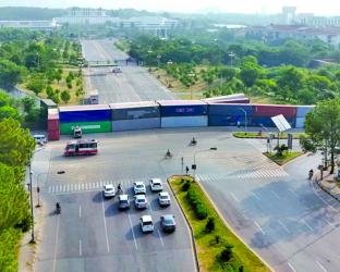 Pakistan  locks down Islamabad