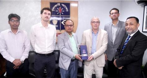 AFD environmental expert  meets DU Vice-Chancellor