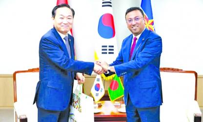 Humaiun seeks stronger economic, defence ties with Korea