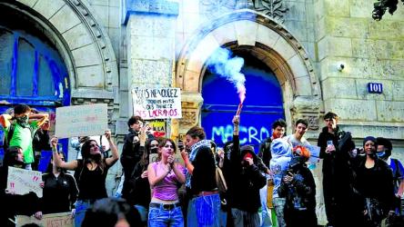 400 French schools to close amid student unrest