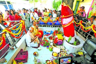 Durga Puja begins with invocation of Goddess