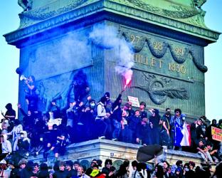 French police accused  over war-like injuries to teenagers