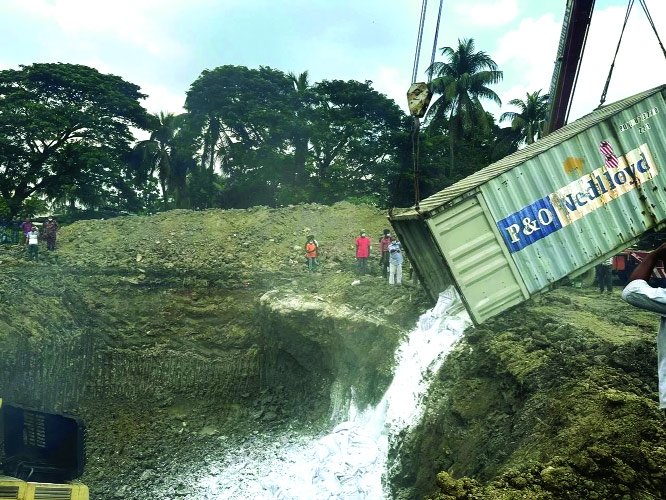 Ctg Port disposes of long-stored hazardous goods in 2-day operation