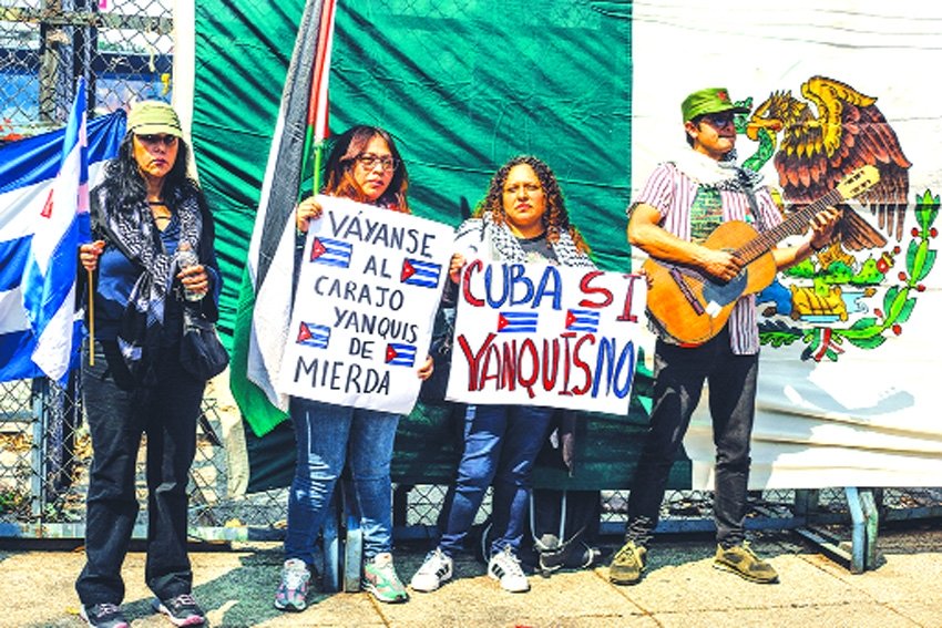 Mexican President extends support to Cuban  medical professionals