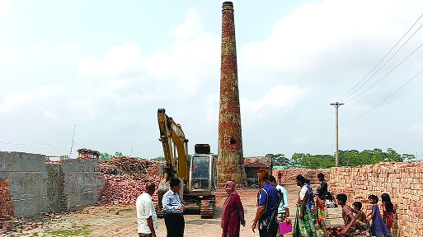 Three brick kilns fined Tk 4 lakh in Kalapara