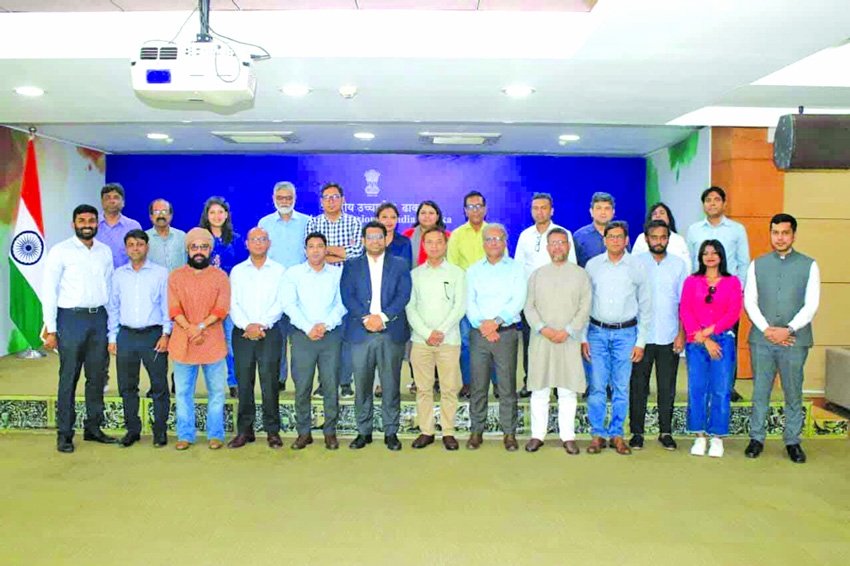 Bangladeshi media delegation meets Pawankumar Badhe