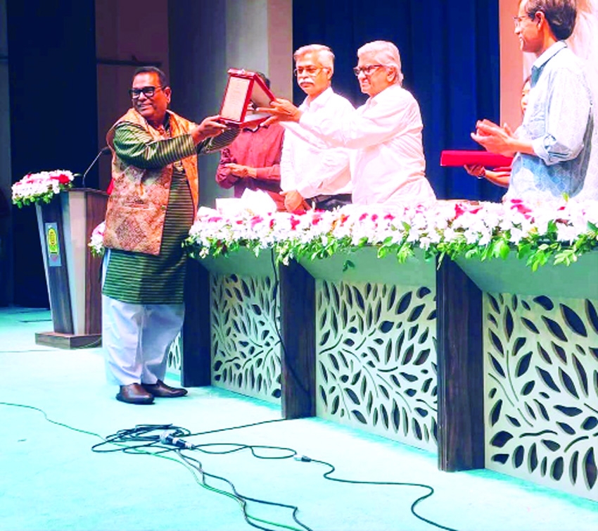 Nripendra Lal, Bulbul Islam receive Rabindra Puraskar 2026