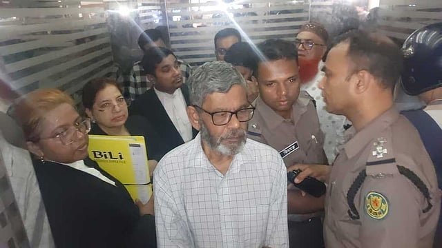 Journalist Shawkat Mahmud released on bail
