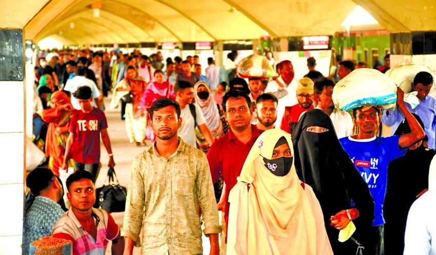 Eid-ul-Azha: Holidaymakers return to Dhaka