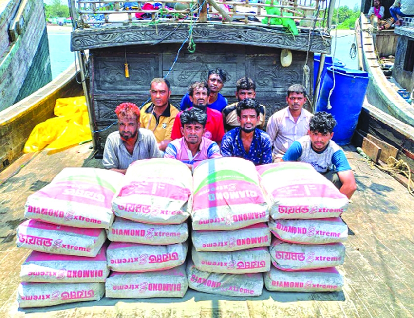 Navy foils cement smuggling bid to Myanmar, 20 held