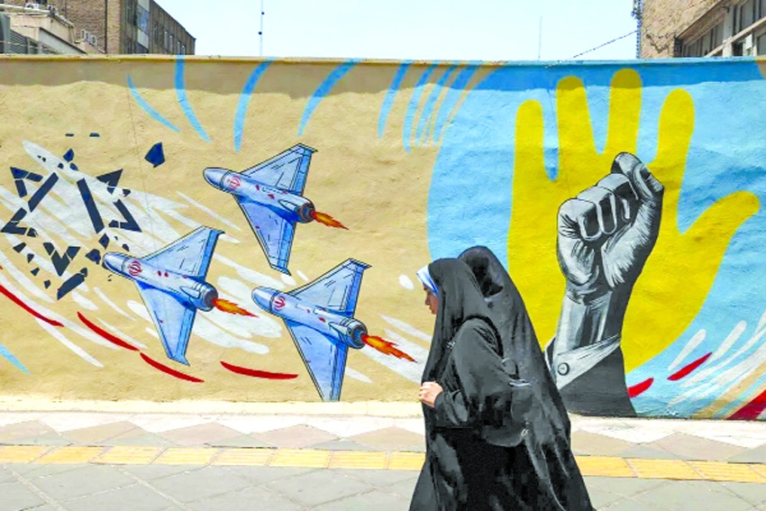 Iran targets Bahrain and Kuwait after renewed US strikes