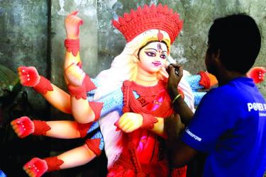 Last-minute preparations in full swing for Durga puja celebrations