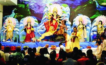 Durga Puja: Maha Saptami celebrated amid due religious fervor and gaiety