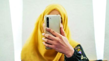 Afghan women lose their \'last hope\' as Taliban shuts down internet 