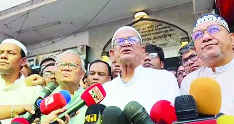 Khaleda\'s health \'very critical\':  Mirza Fakhrul