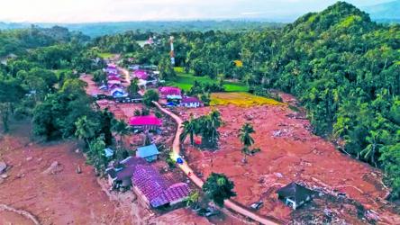 Death toll in Indonesia floods passes 500