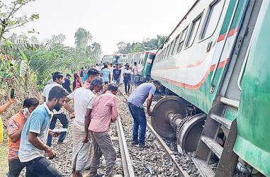 Nilsagar Express derailed in Bogura, At least 66 passengers have been injured