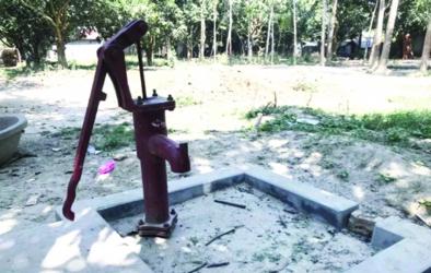 Severe water crisis grips Rajshahi\'s Bagha as most tube wells dry up