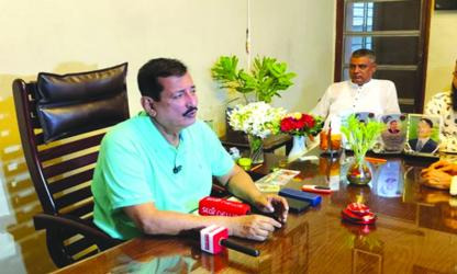 \'Govt to  distribute khas land to genuine landless  people\'