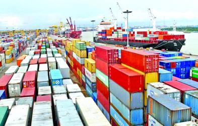 Export earnings  rise 33% after  8-month slump