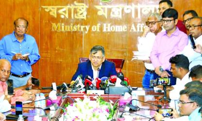 Govt finalizes new police uniform, old shirt to return