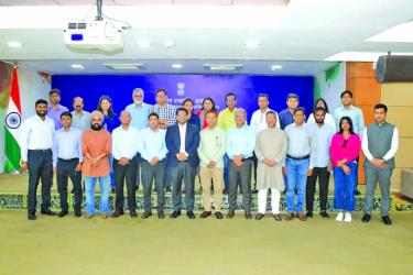 Bangladeshi media delegation meets Pawankumar Badhe