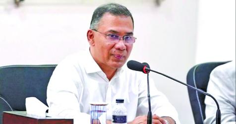PM seeks students\' help for sustaining peace and stability