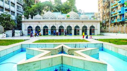 Tara Mosque: The Star-Studded Jewel of Old Dhaka